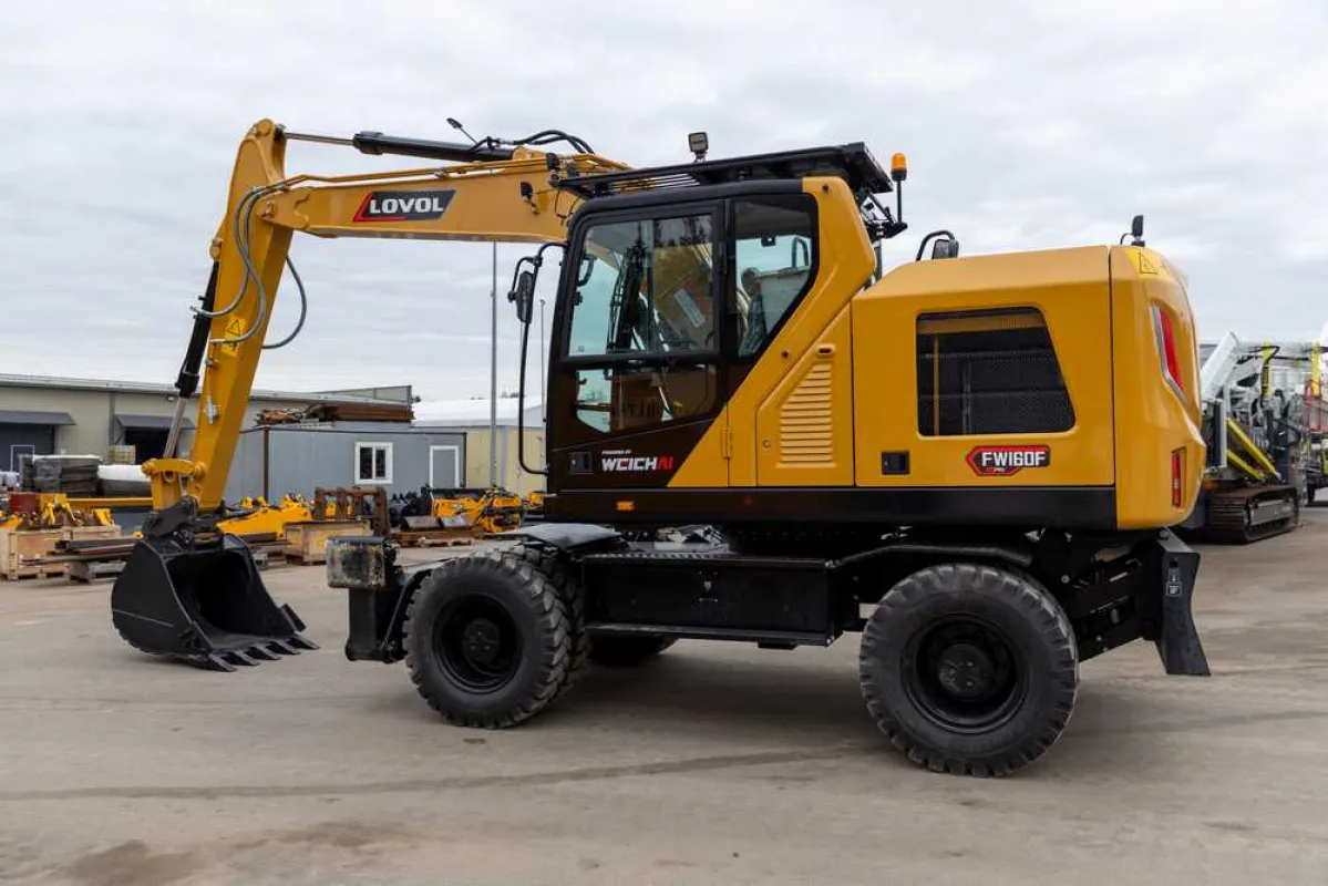 Wheeled excavator FW160F